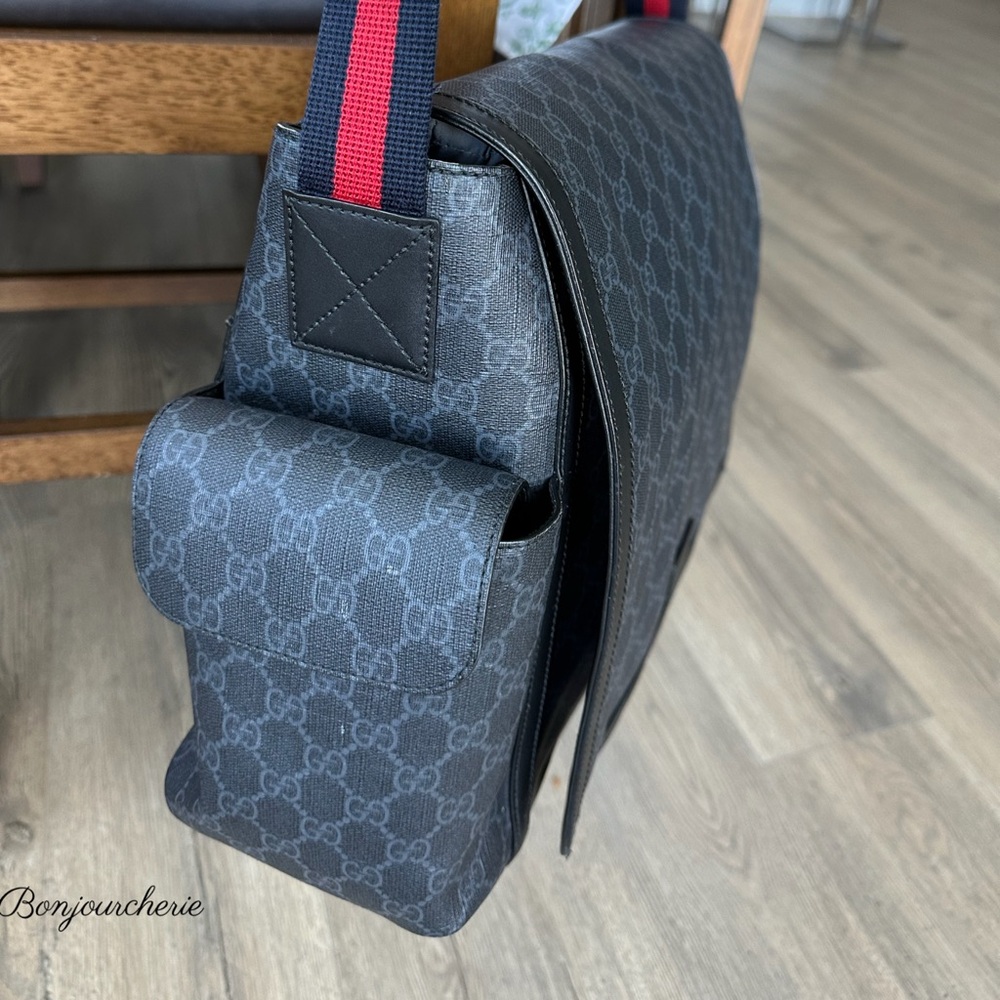 Authentic Gucci messenger bag - Picture 6 of 16